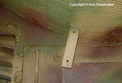 Engine hatch and bin support