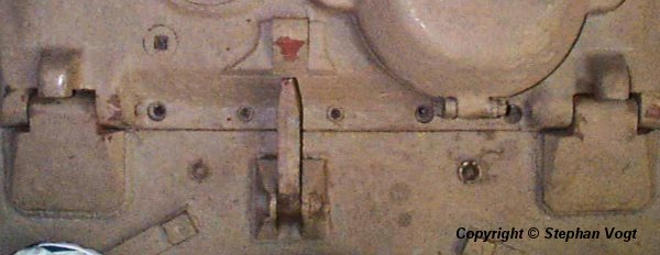 Engine hatch hook